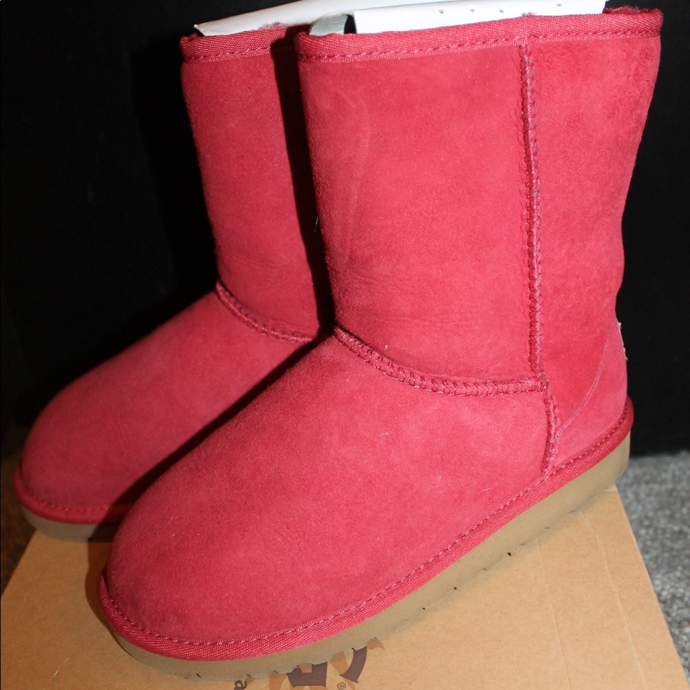 LIKE NEW Ugg Classic Short